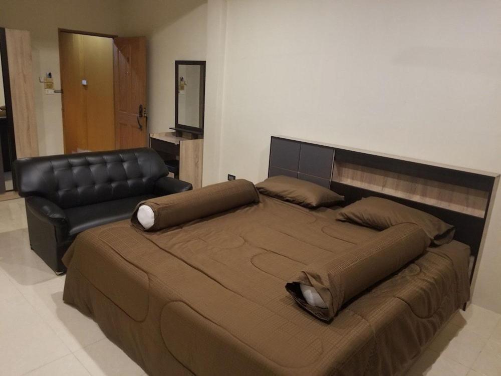 The Main Event Pattaya Bed & Breakfast Luaran gambar
